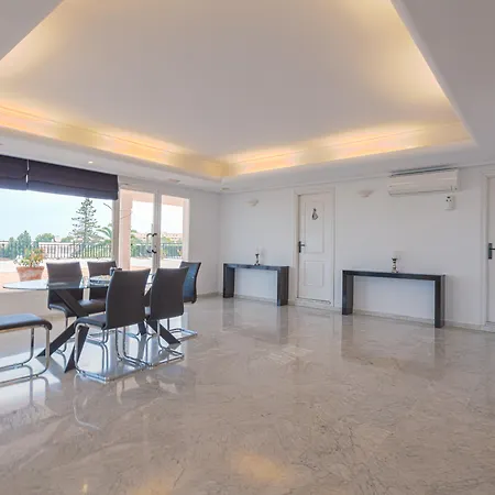 Camelina Aparthotel