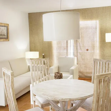 Aparthotel Camelina 3*