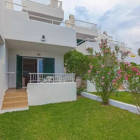 Camelina Aparthotel