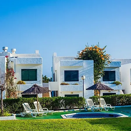 Aparthotel Camelina 3*